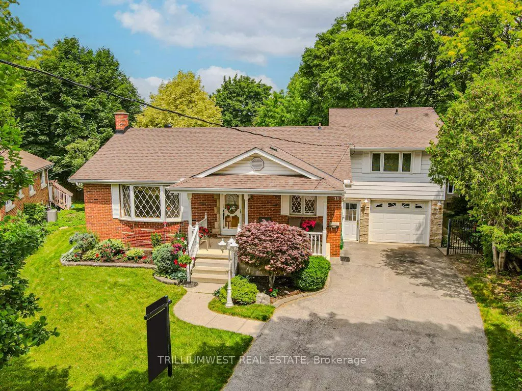 Guelph, ON N1G 1A1,34 Manor Park CRES