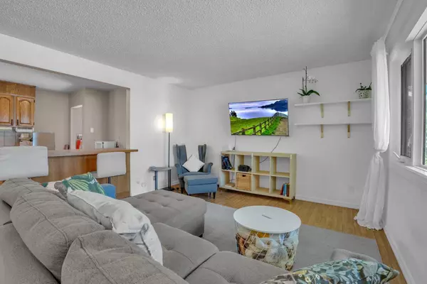 Calgary, AB T3E1L8,2135 54 AVE SW