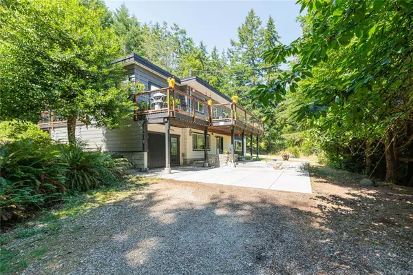 224 Old Divide Rd, Salt Spring, BC V8K 2G7