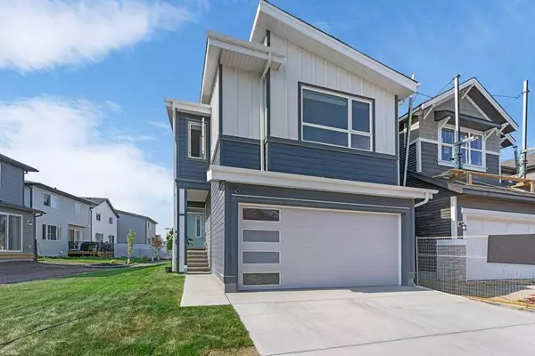 28 Walcrest ROW SE, Calgary, AB T2X 4L7