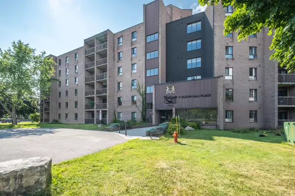 Frontenac, ON K7M 7H5,17 Eldon Hall PL #614