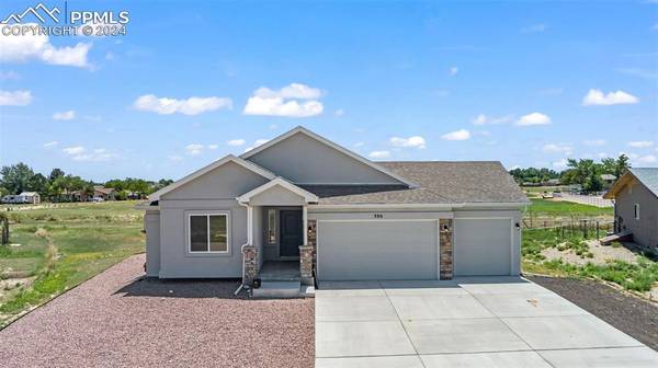 386 E Larchmont DR, Pueblo, CO 81007