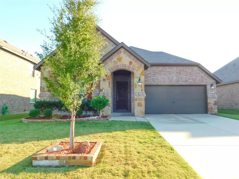 269 Ovaletta Drive, Justin, TX 76247