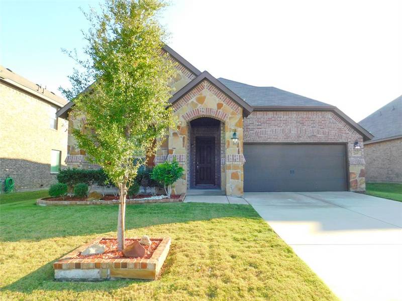 269 Ovaletta Drive, Justin, TX 76247