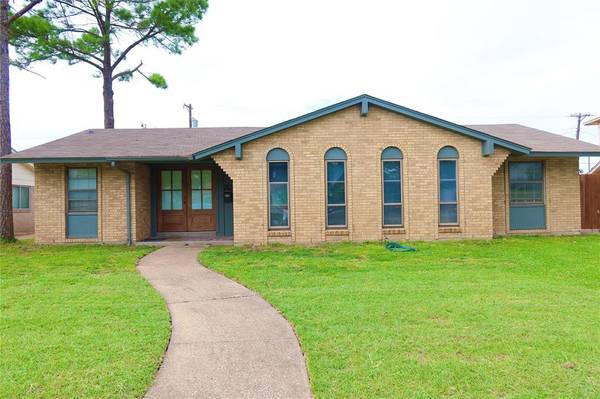 4005 Burning Tree Lane, Garland, TX 75042