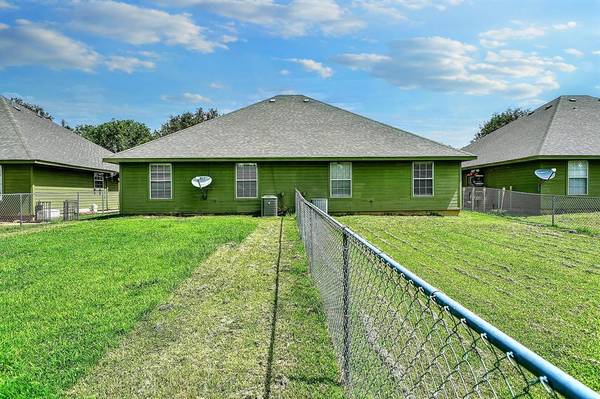 Denison, TX 75020,1018 W Coffin Street #102