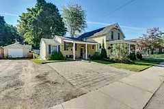 Strathroy-caradoc, ON N7G 1Z1,158 Front ST E