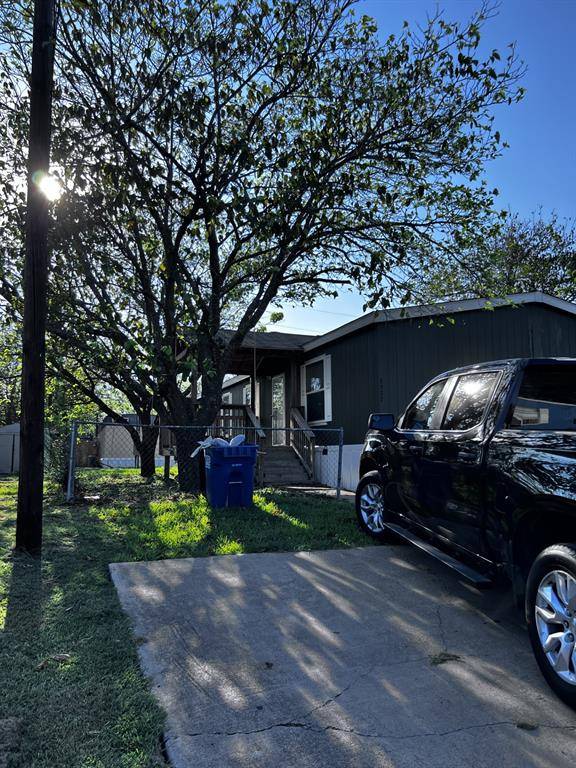 1537 Polar Trail #155, Glenn Heights, TX 75154