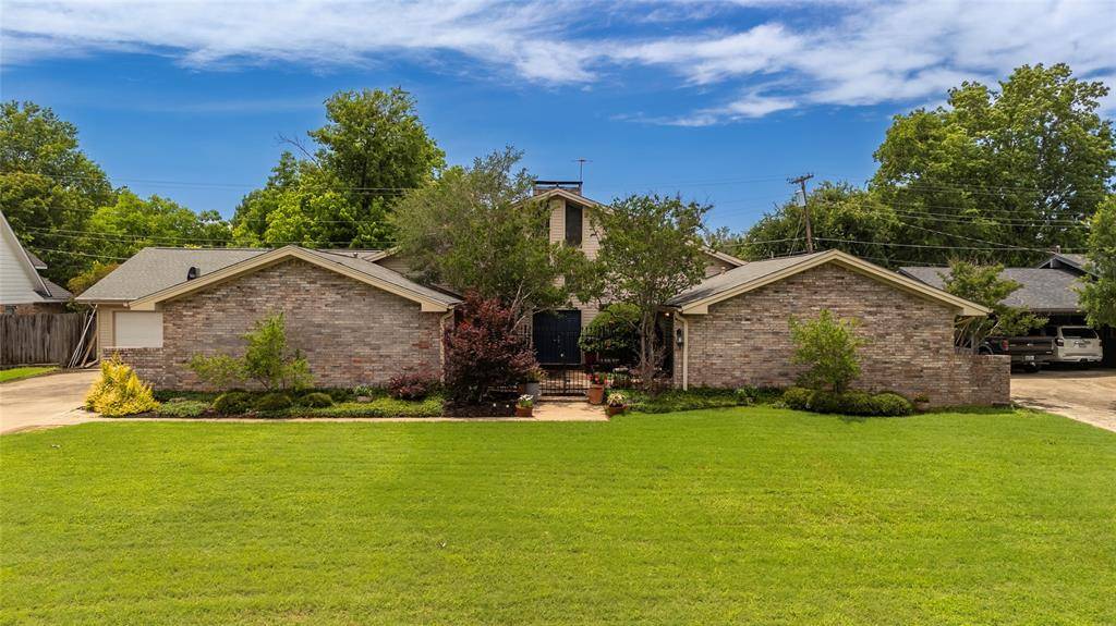 2907 Tanglewood Drive, Commerce, TX 75428