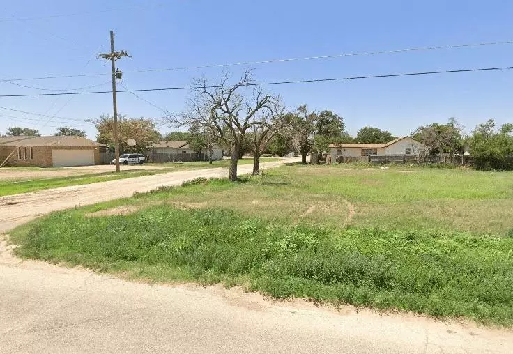 1301 Avenue P, Ralls, TX 79357