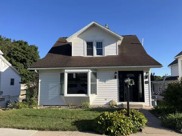 113 W Catlin Street, Elizabeth, IL 61028