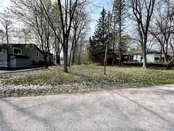 257 Robins Point RD, Tay, ON L0K 2A0