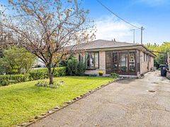 71 Wheatsheaf CRES, Toronto W05, ON M3N 1P7