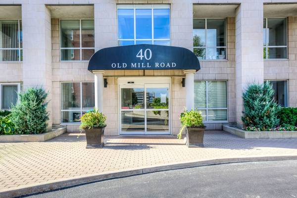 Oakville, ON L6J 7W2,40 Old Mill RD #101