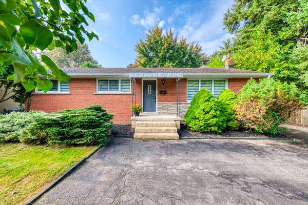 428 Henderson RD, Burlington, ON L7L 2P8