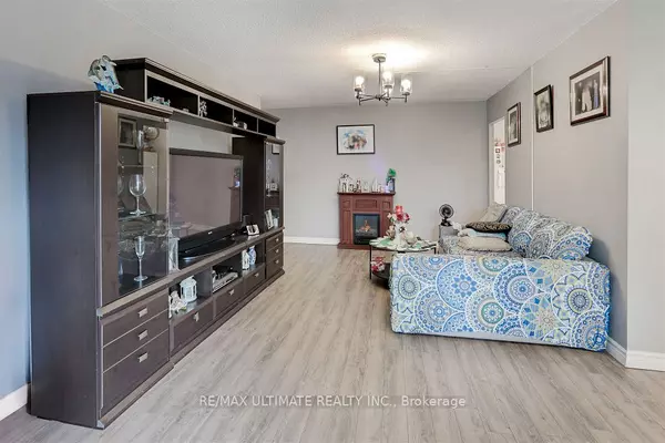 Toronto W04, ON M6B 4C6,135 Marlee AVE #501