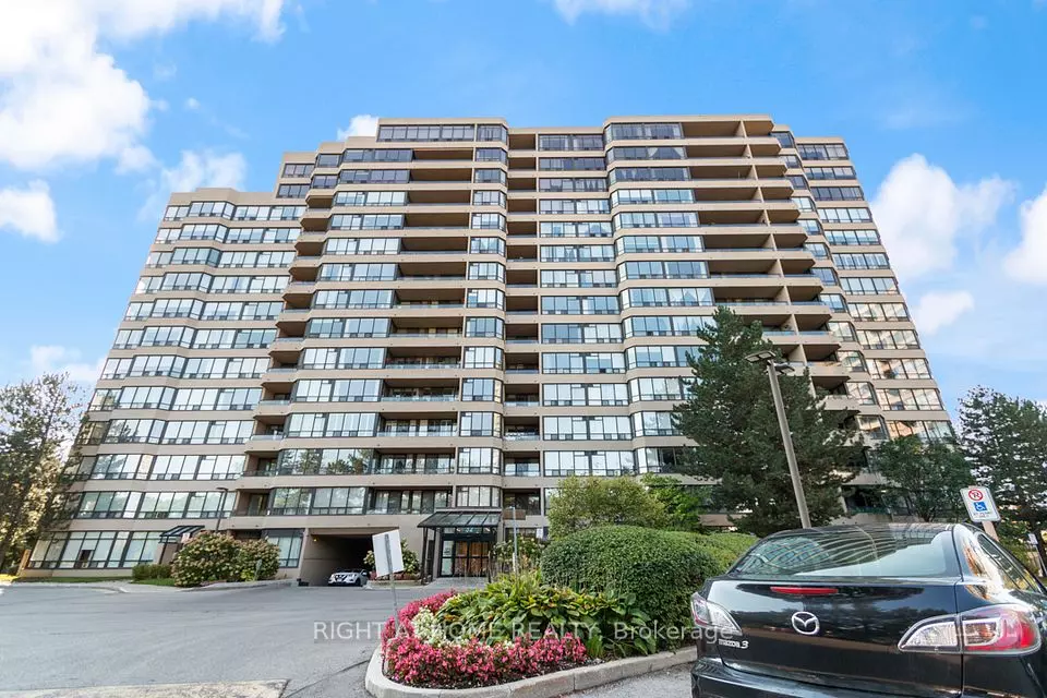 Richmond Hill, ON L4C 9R7,32 Clarissa DR #1528