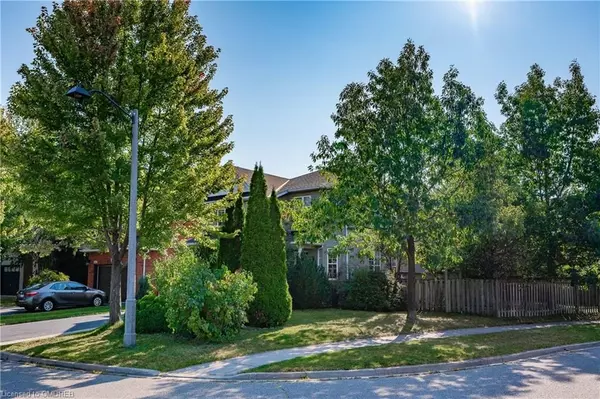 Oakville, ON L6M 3S5,1278 Brillinger ST