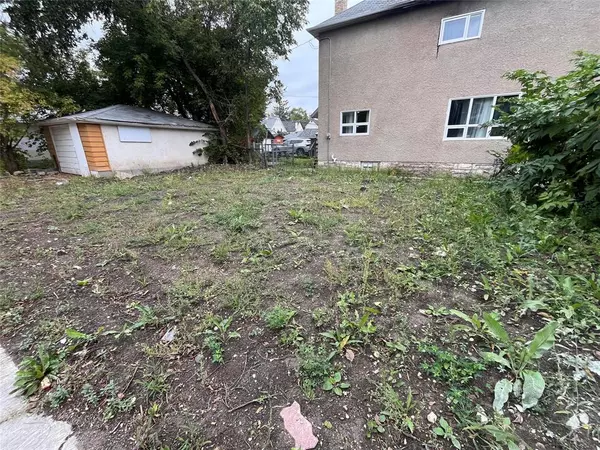 Winnipeg, MB R2W 3K6,107 Rex AVE