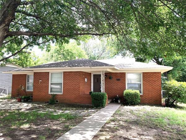 1015 Emery Street,  Denton,  TX 76201