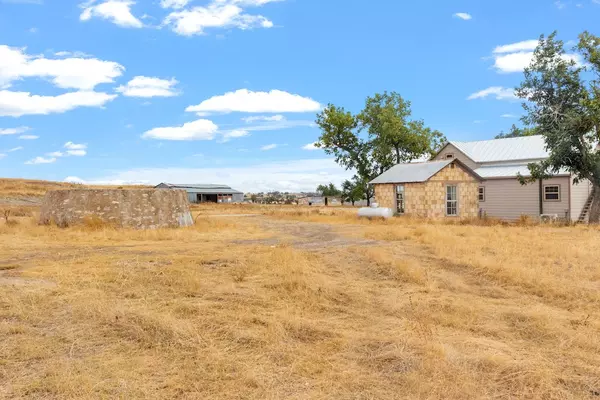 Fredericksburg, TX 78624,3827 -- Reeh Rd