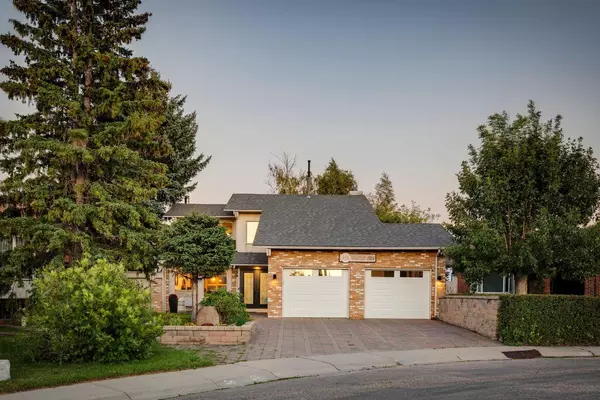 Calgary, AB T3K1A8,424 Berkley CRES NW