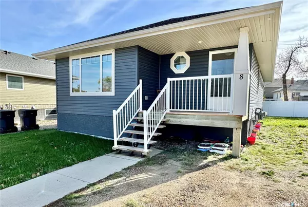 8 CJ Houston PLACE, Yorkton, SK S3N 4J3