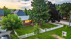 567 Kingswood PL, Burlington, ON L7T 2W5