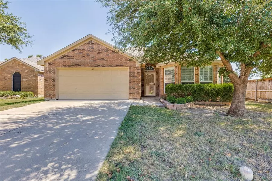 10700 Irish Glen Trail, Fort Worth, TX 76052