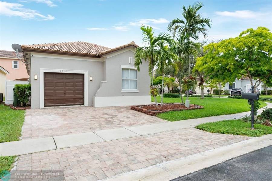 3910 NE 12th Dr, Homestead, FL 33033