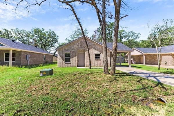 1009 Hillburn Drive, West Tawakoni, TX 75474