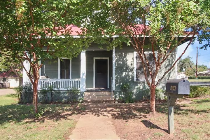 406 N Orange St, Fredericksburg, TX 78624