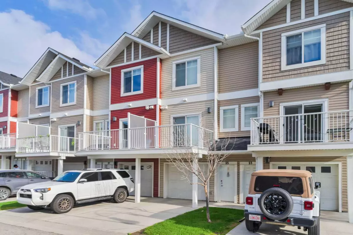 Calgary, AB T3N 0M8,25 Redstone CIR NE