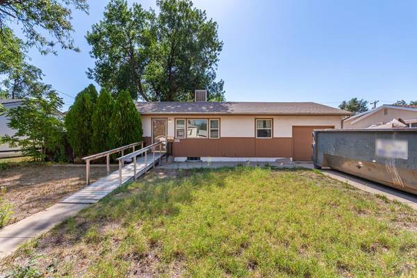 52 NW Caledonia Rd, Pueblo, CO 81001