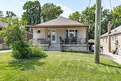 17 Prestwick AVE, St. Catharines, ON L2P 2E5