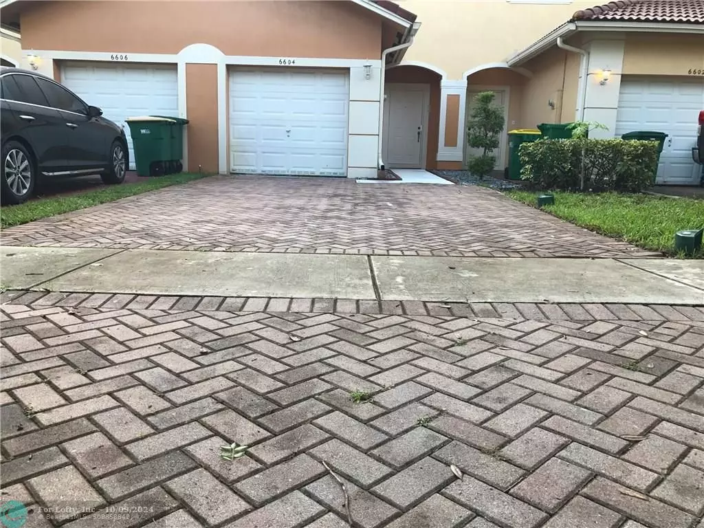 Tamarac, FL 33321,6604 Catalina Ln  #6604