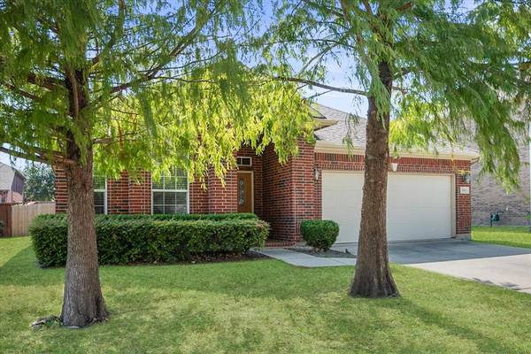 2828 Cameron Bay Drive, Lewisville, TX 75056