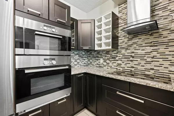 Calgary, AB T2R 0L9,126 14 AVE SW #309