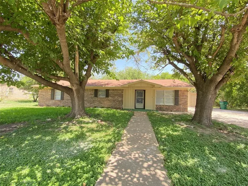 1115 E Ross Street, Hamilton, TX 76531