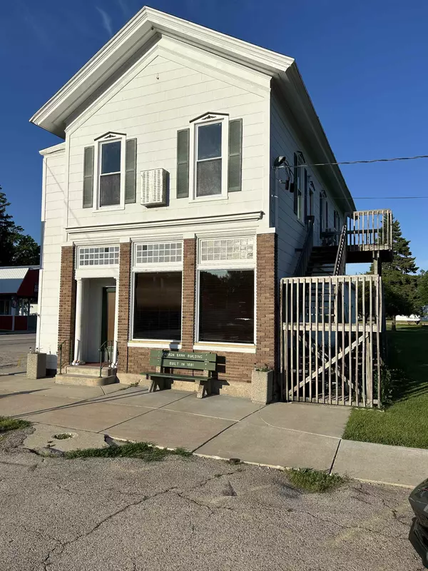 105 S 4th Street, Capron, IL 61012