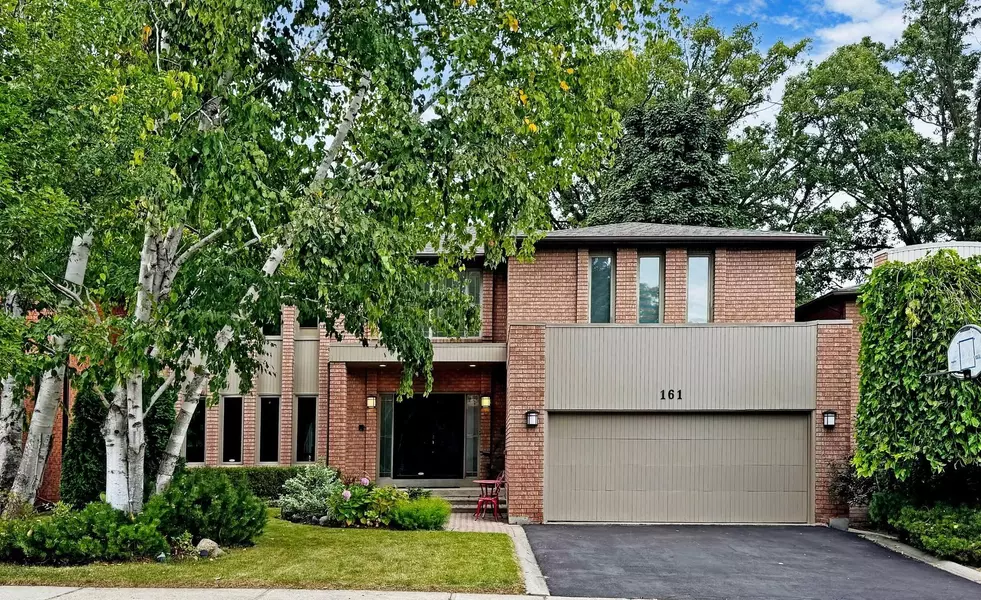 161 Rose Green DR, Vaughan, ON L4J 4R6