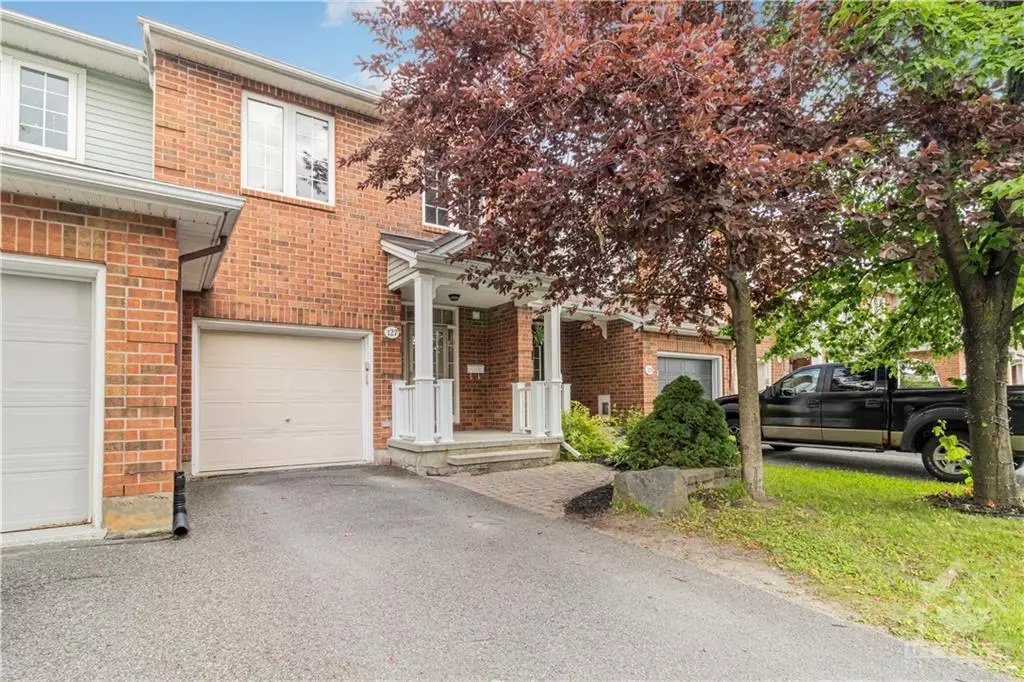 Kanata, ON K2K 3L9,127 GRAY CRES