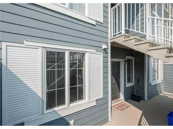 Calgary, AB T2Z 1A8,545 Mckenzie Towne Close Southeast