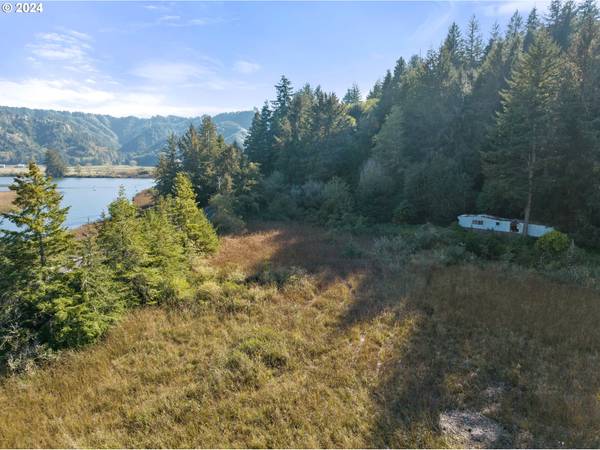 Reedsport, OR 97467,181 KINGFISHER LN