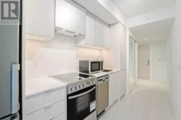 26 Gibbs RD #431, Toronto W08, ON M9B 0E3