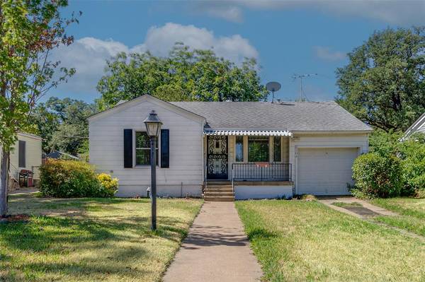 2104 W Lotus Avenue, Fort Worth, TX 76111