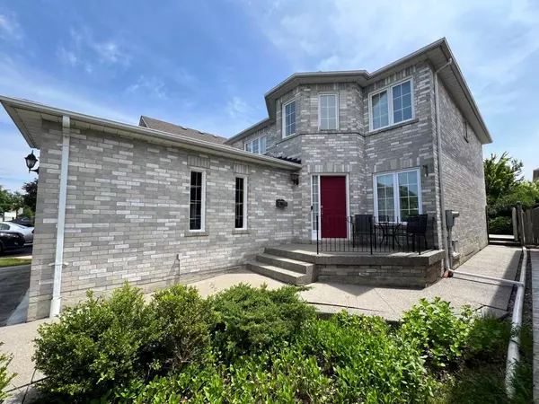 Mississauga, ON L5V 2G3,974 Mantle CRES