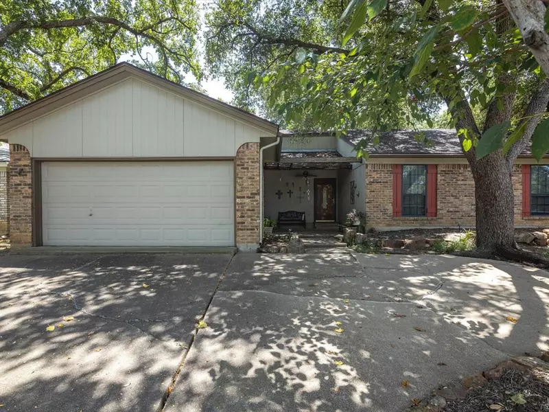 5710 Valley Meadow Drive, Arlington, TX 76016