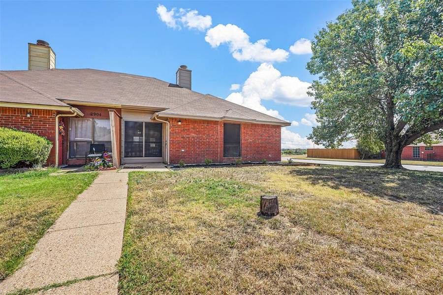 2902 Stonycroft Drive, Lancaster, TX 75134