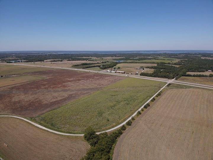 565 COUNTY ROAD 2979, Windom, TX 75492